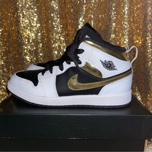 Jordan 1 Retro Mid • Kids Preschool • Size 3 • Black/Gold/White